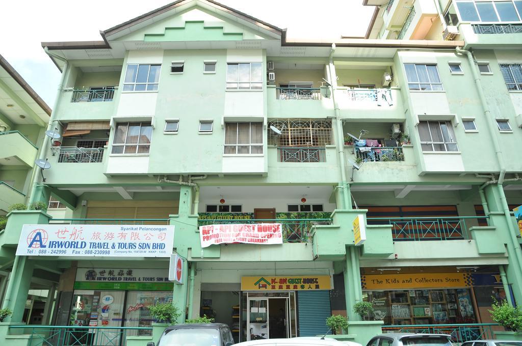 Api-Api Guesthouse كوتا كينابالو المظهر الخارجي الصورة